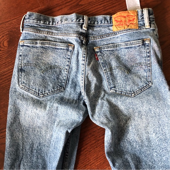 Levi’s 90s Distressed Jeans - Picture 4 of 6